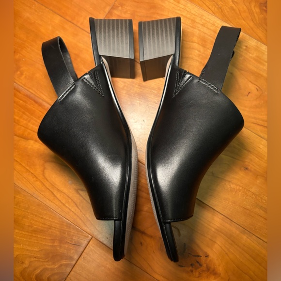 Clarks Women's Black Slingback heels - Picture 3 of 6